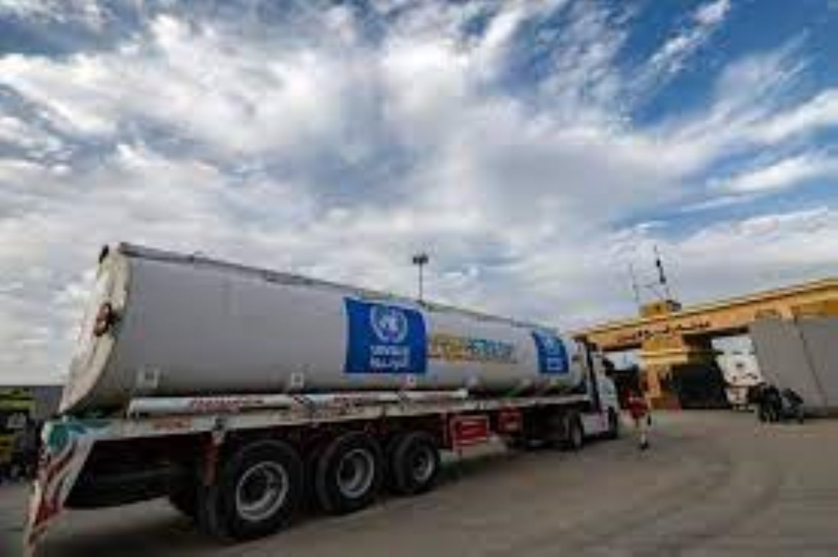 First Fuel Trucks Entered Gaza Strip Under Truce Deal