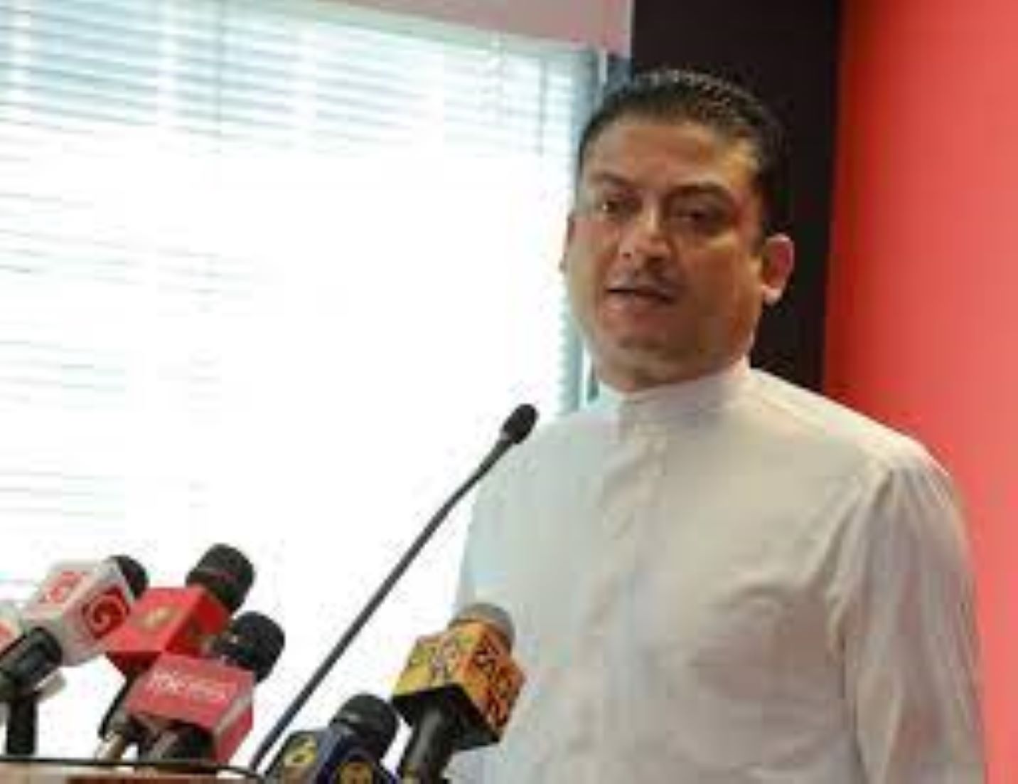 Sri Lanka Achieves 1.8 Billion USD In Total Investments By Nov