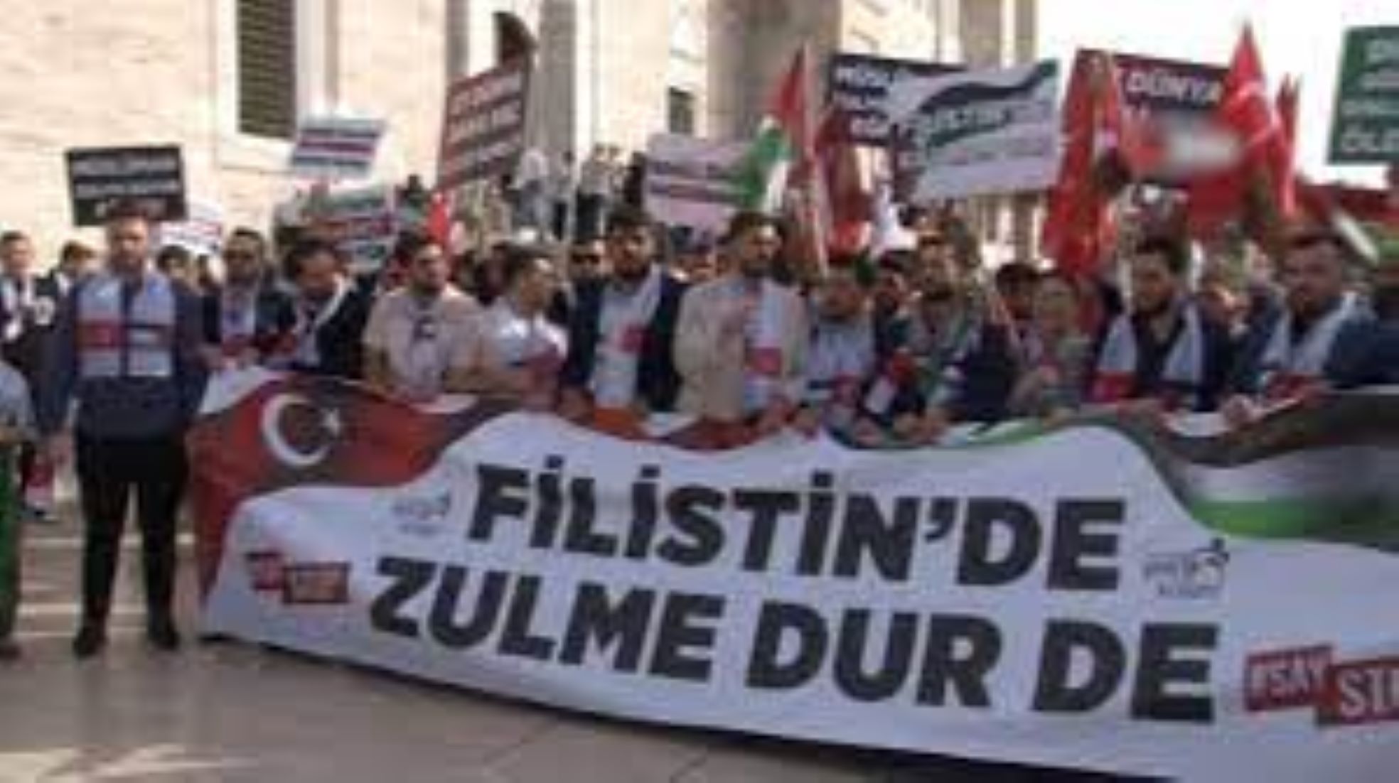 Nearly 1,000 Protesters Rally In Istanbul Against Blinken’s Planned Türkiye Visit