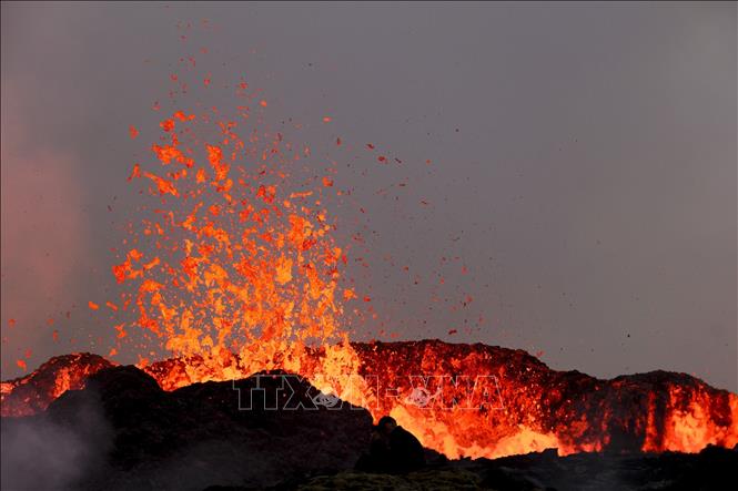 Iceland declared a state of emergency over the risk of volcanic eruption, about 800 earthquakes on Nov 10