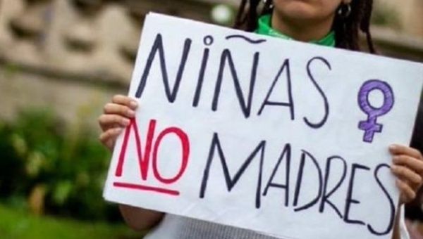 Peruvian Parliament prohibits underage marriage