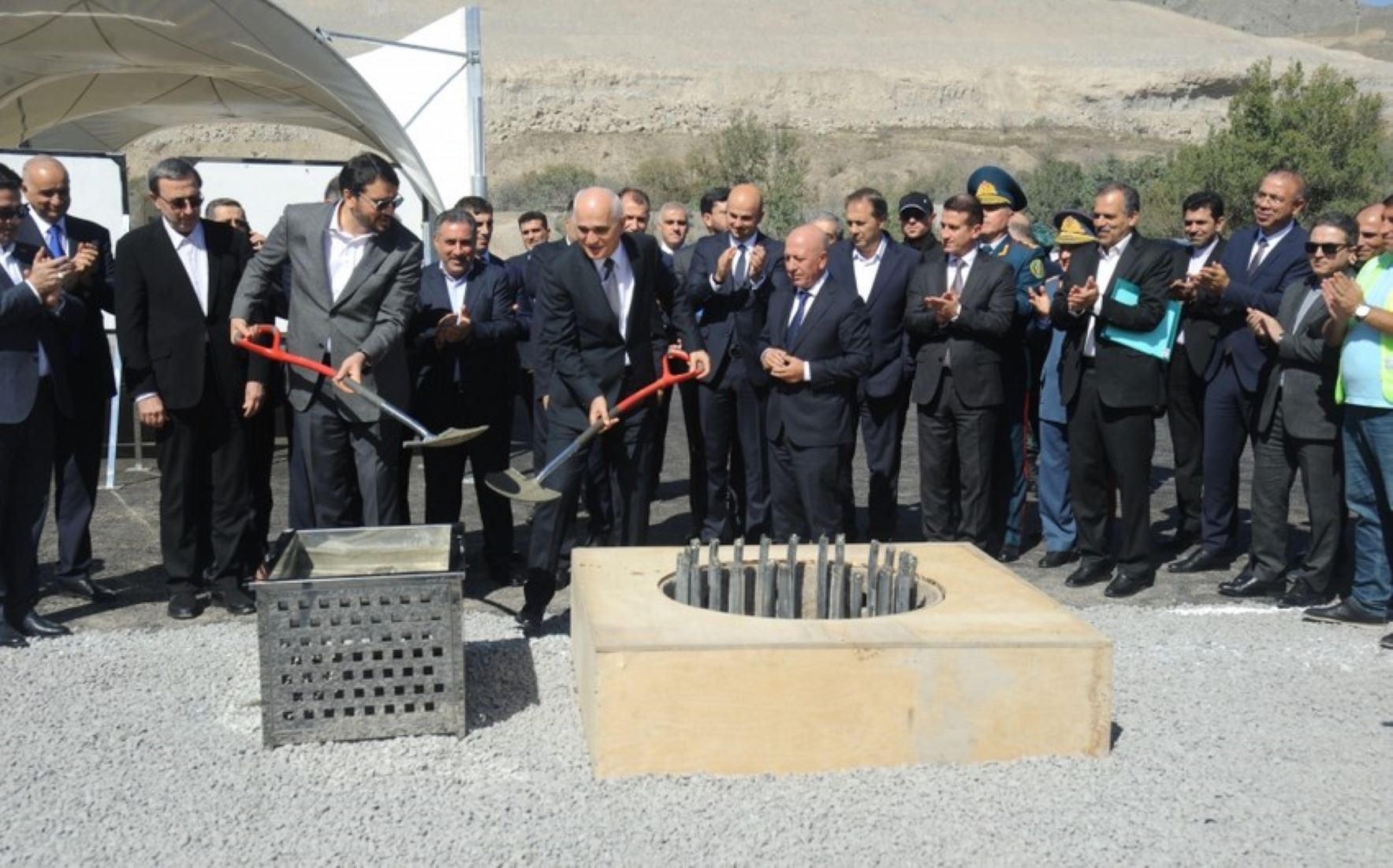 Iran, Azerbaijan Inaugurate New Vehicular Border Bridge