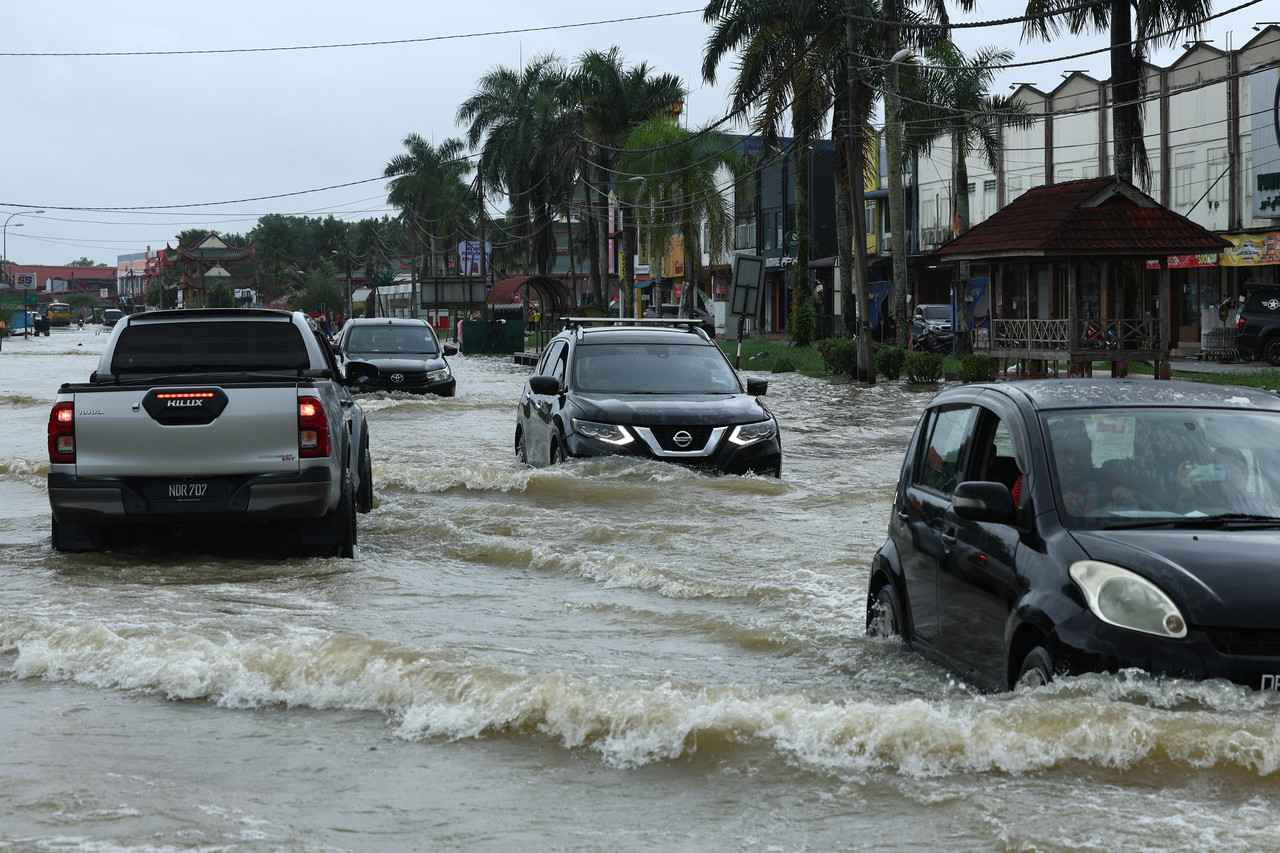 Flood situation in three Malaysian states worsens