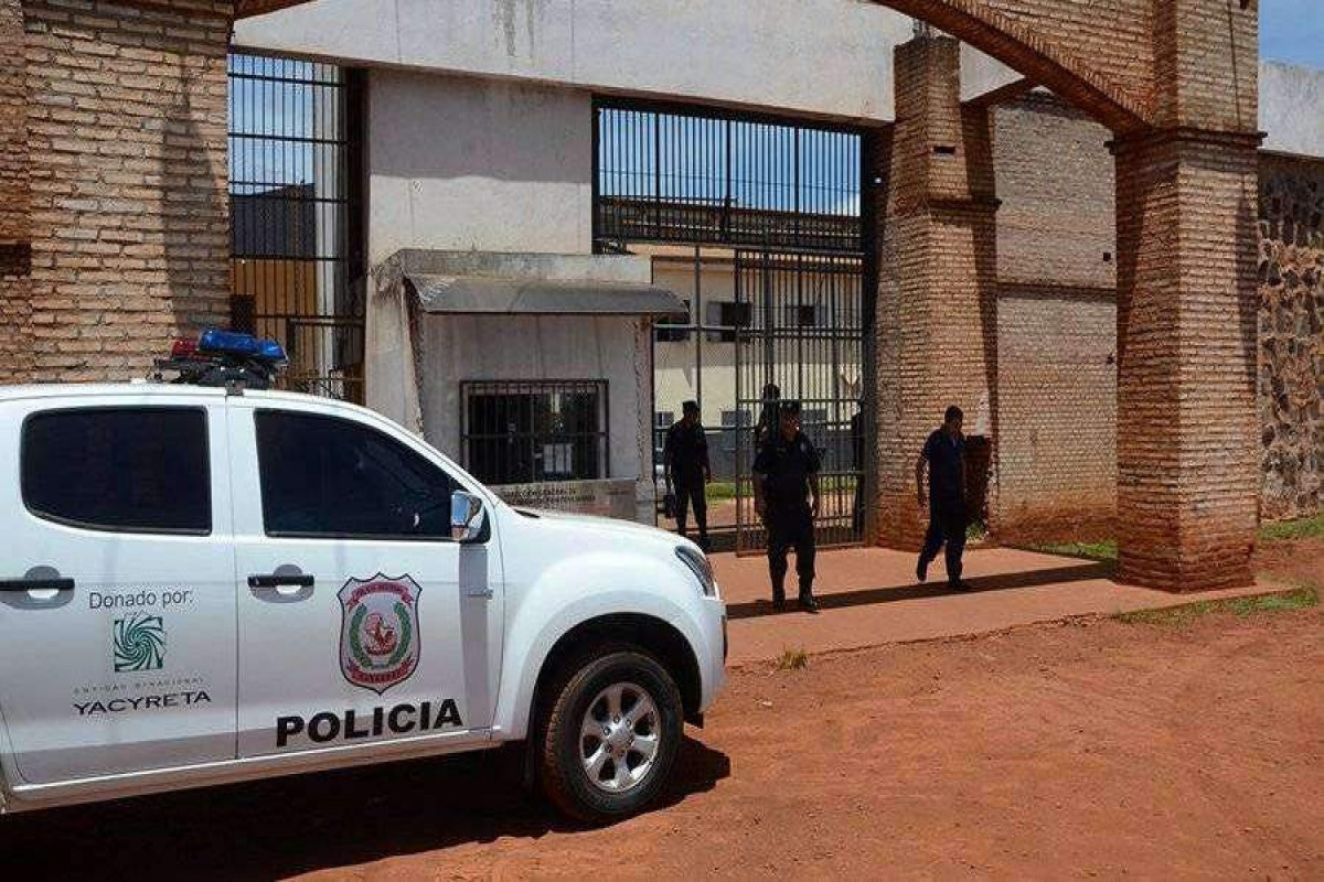 Police officer, 11 inmates die in Paraguay prison operation