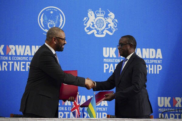 New treaty signed to send asylum seekers in the UK to Rwanda