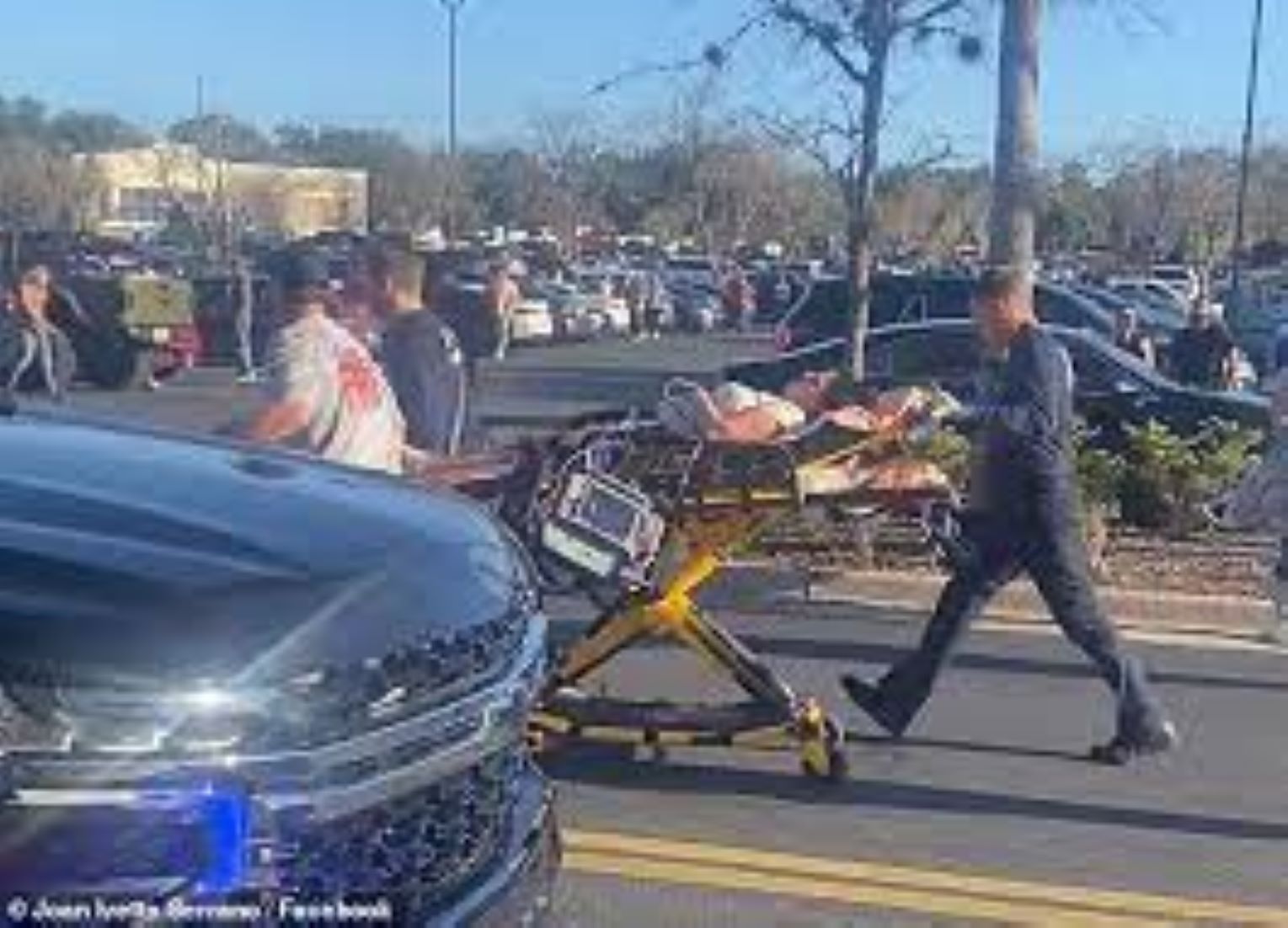 One Killed, Several Injured In Florida Shopping Mall Shooting, Suspect Remains On The Run After Fleeing The Scene