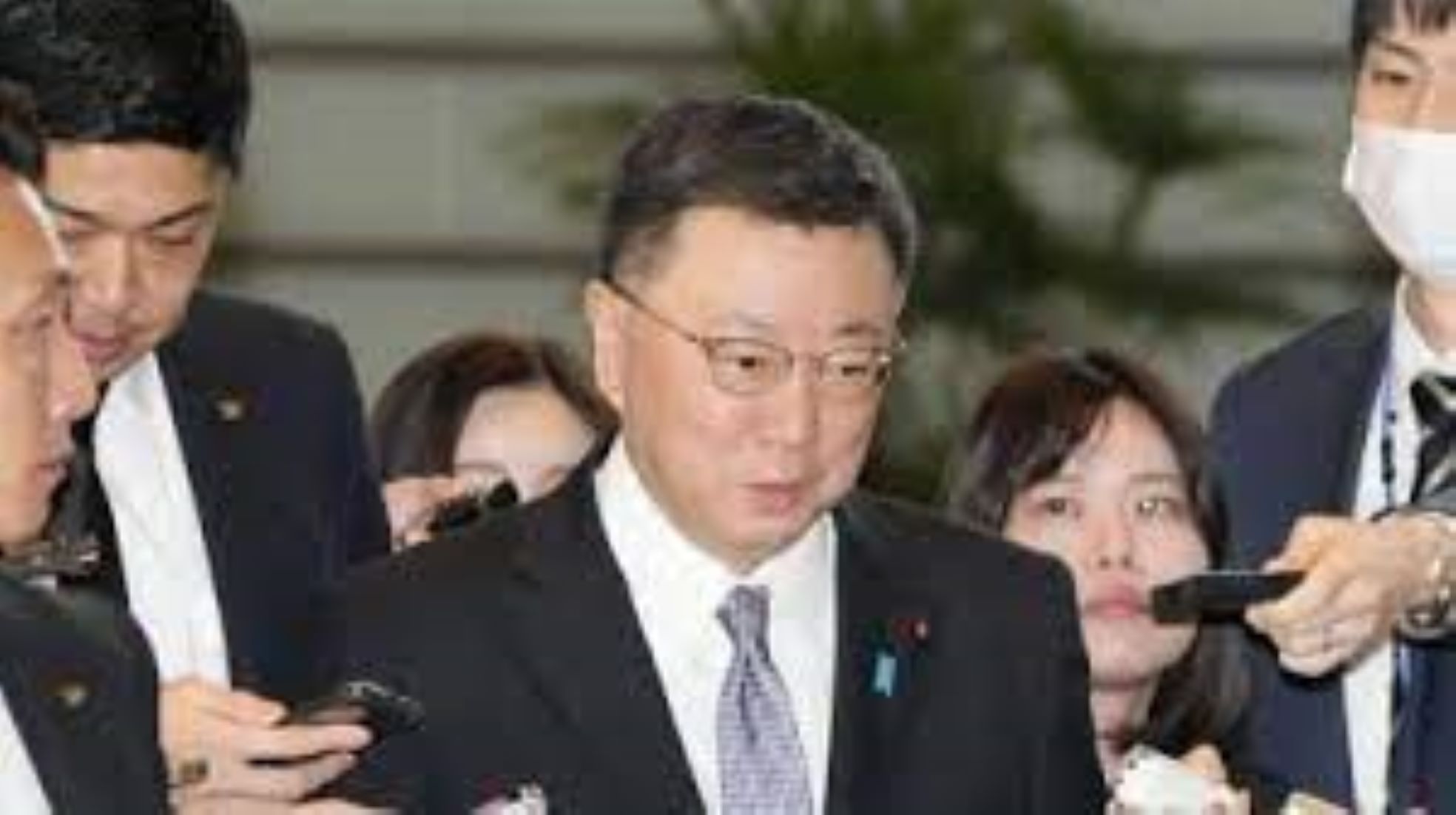 Japan’s Top Gov’t Spokesperson Faces No-Confidence Motion