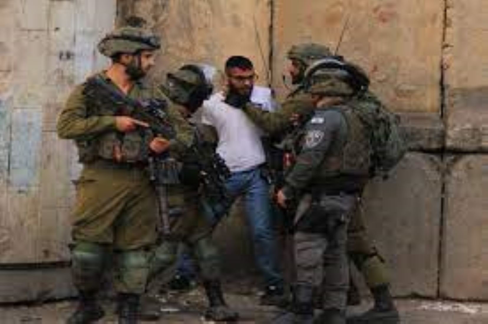 Israeli Army Arrests Dozens Of Palestinians In Gaza