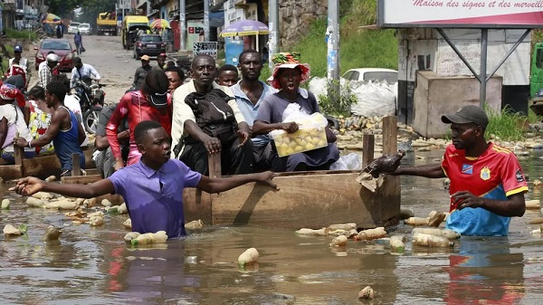 DR Congo floods: Chaos in capital Kinshasa as river rises to near-record level