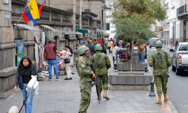 41 hostage prison workers are freed in Ecuador