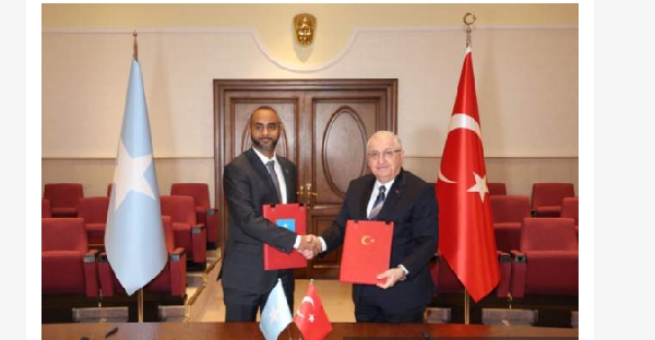 Somalia approves major defence deal with Turkey