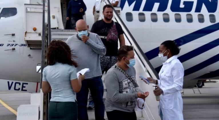 US Authorities return 51 irregular Cuban migrants