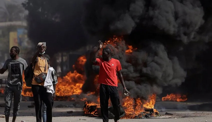 Senegal: Clashes spread over election postponement