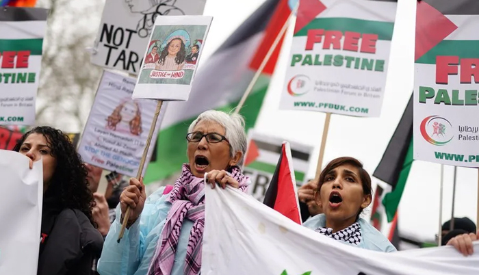 Tens of thousands at pro-Palestinian march in London