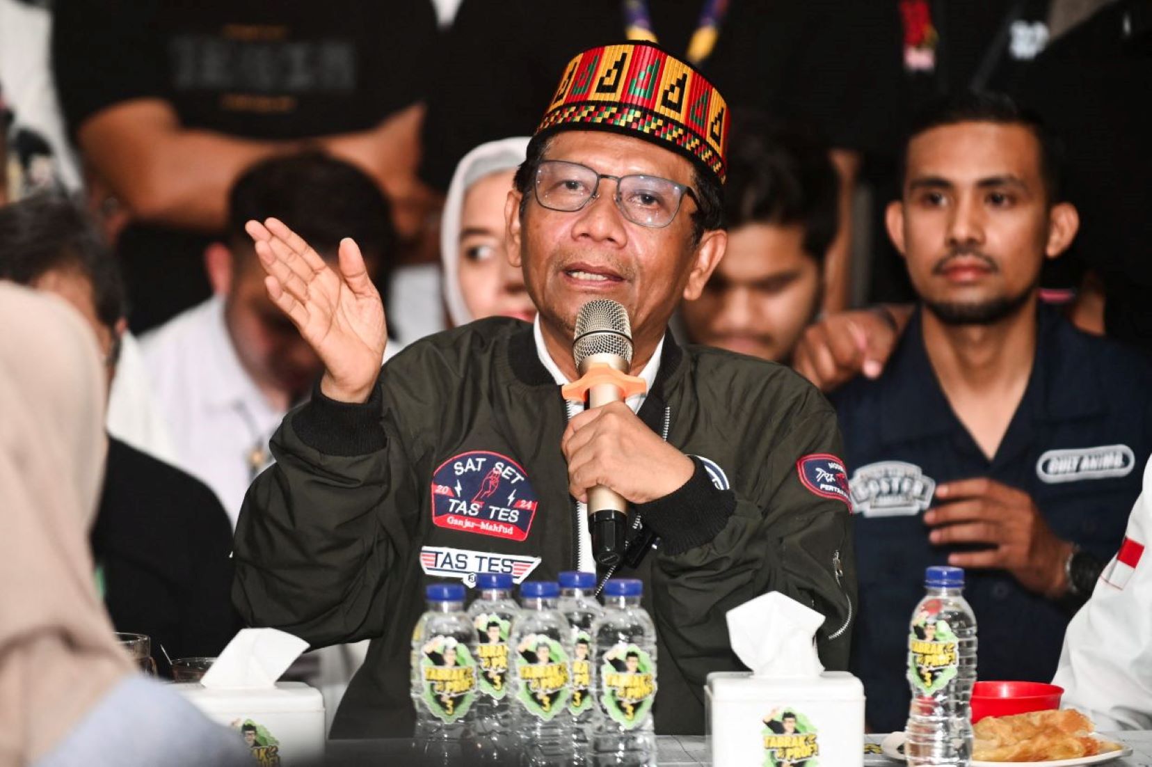 Indonesia’s Vice Presidential Candidate Mahfud MD Resigns From Cabinet