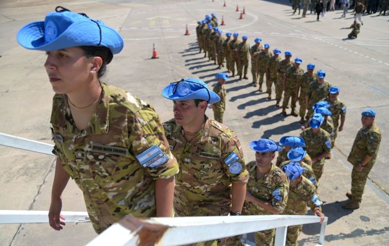 Argentine Blue Helmets off to Cyprus