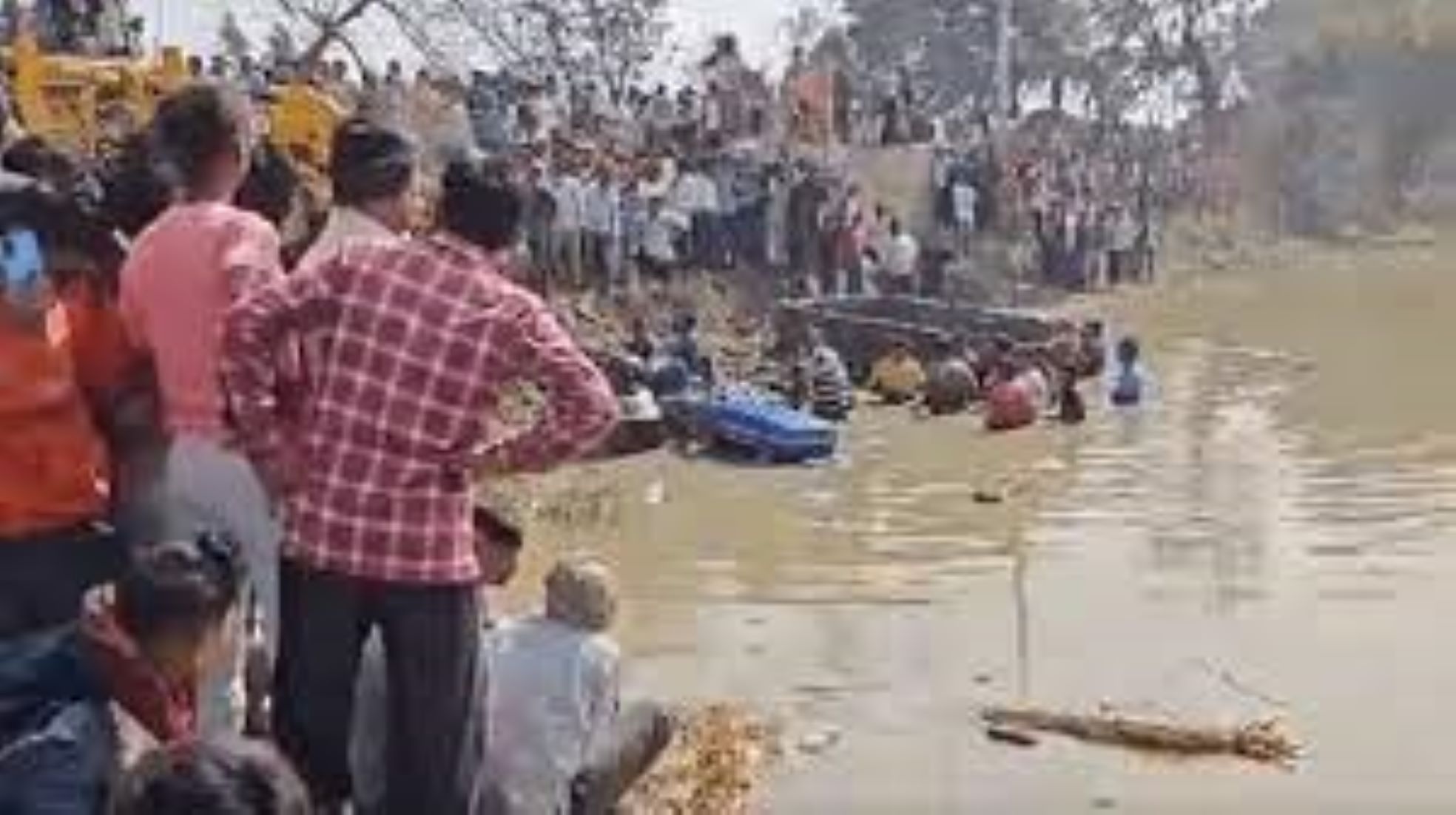 20 Killed As Tractor Fell Into Pond In Uttar Pradesh