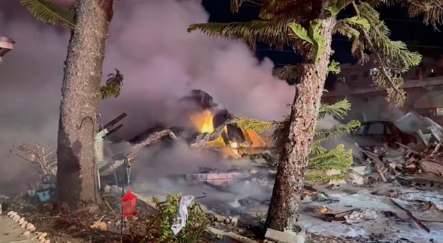 Small plane crashes into trailer park in U.S. state of Florida; multiple fatalities reported