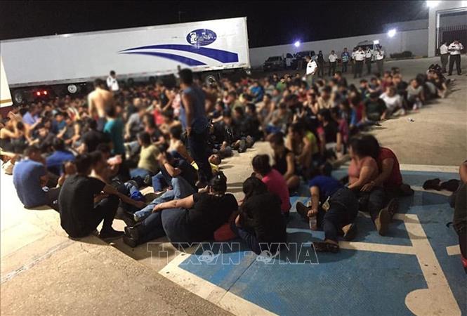 Mexico successfully rescued 200 people in the back of a truck