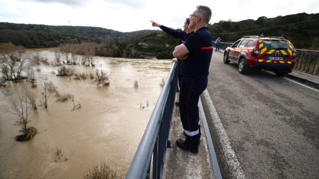 Seven missing after floods snare cars in southern France: official