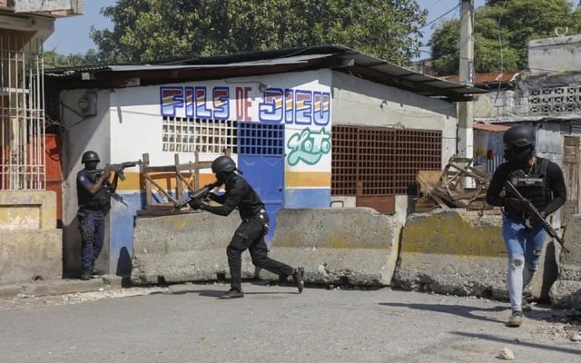 Gangs and police clash again in Haiti