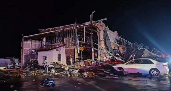 US: Tornadoes kill 13 in trail of destruction across three states