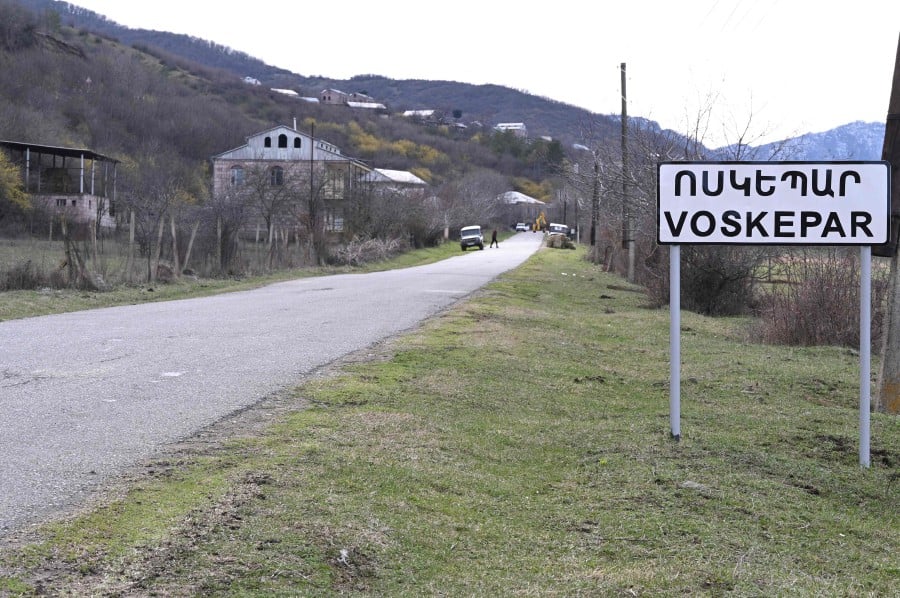 Armenia returns four border villages to Azerbaijan