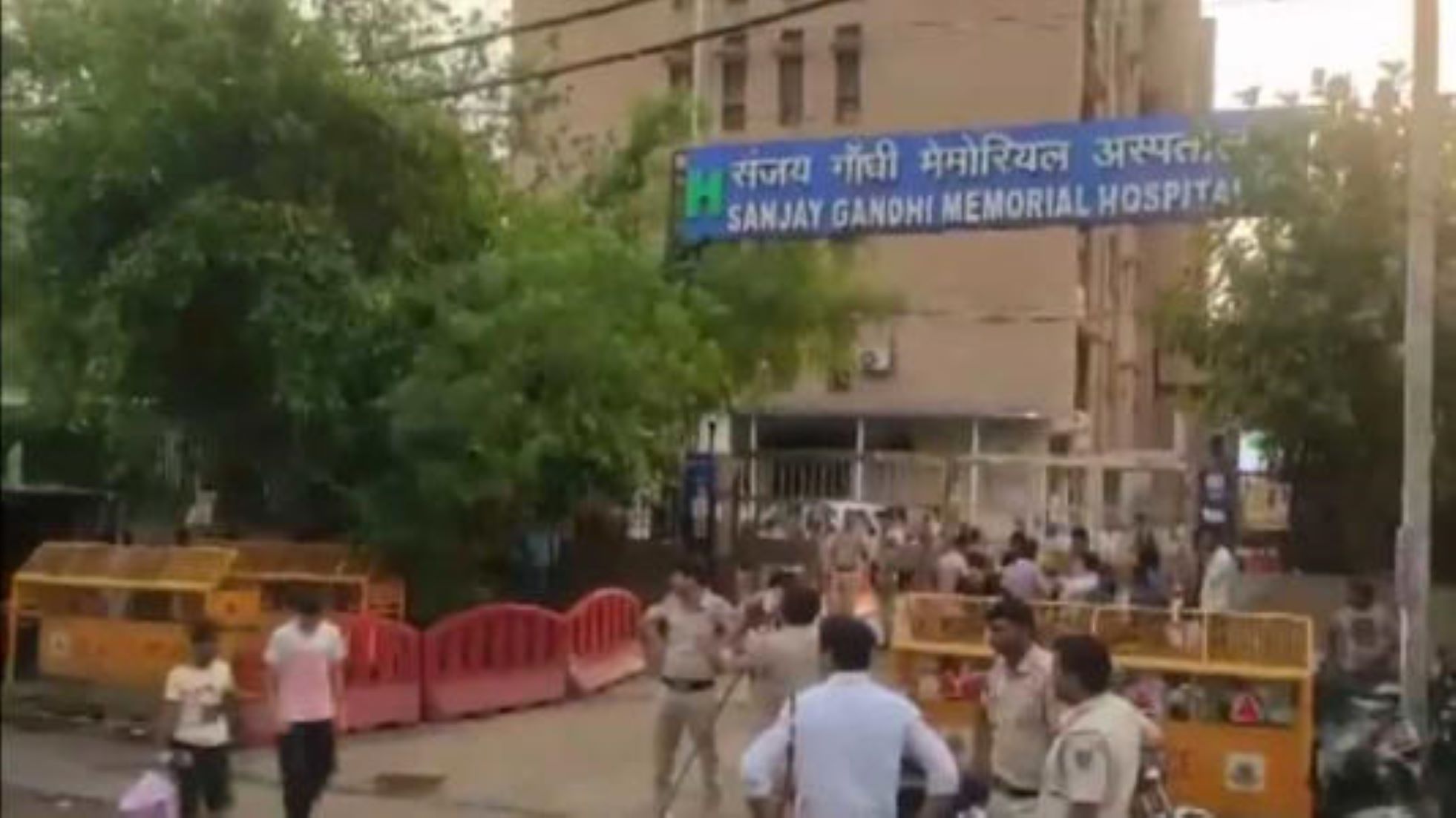 Two Hospitals In Delhi Get Bomb Threat