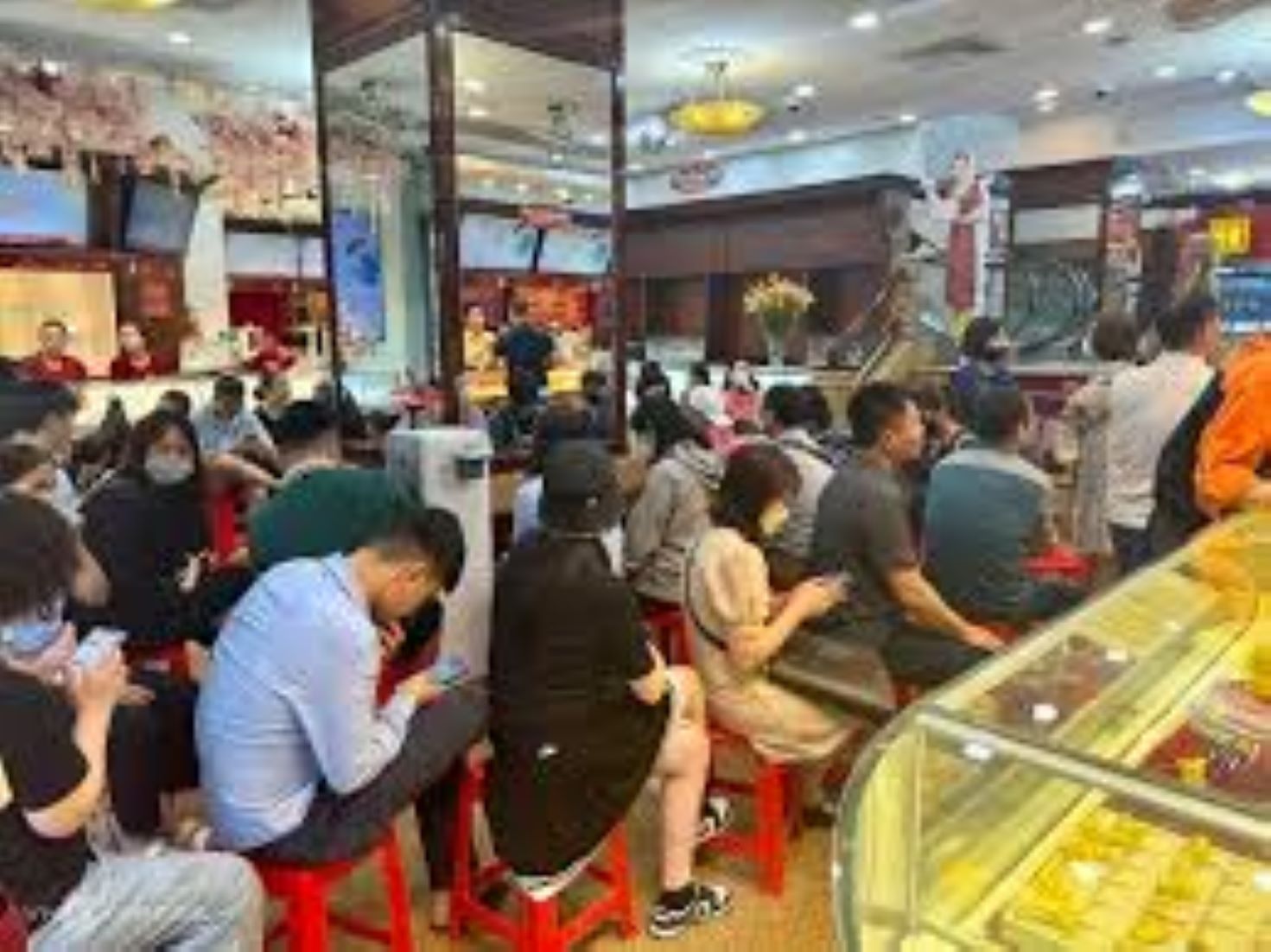 Vietnamese Rush To Buy Gold As Prices Skyrocket