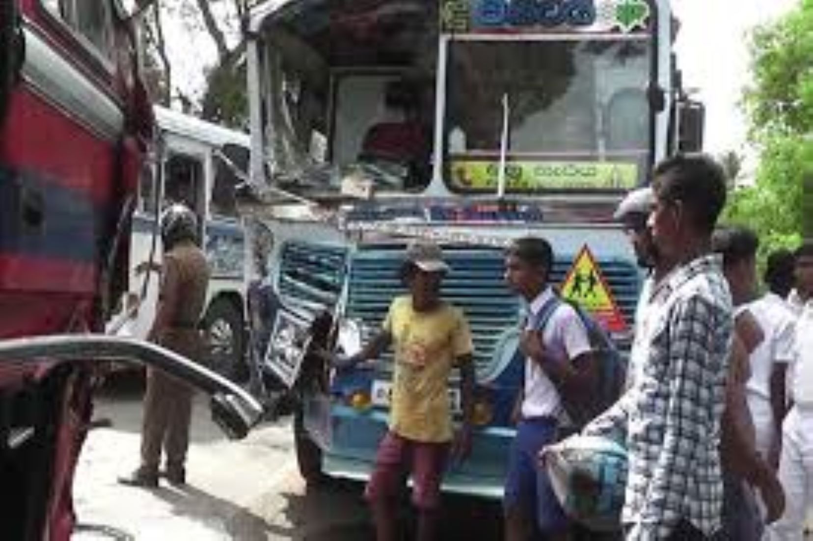 33 Injured In Bus Accident In Eastern Sri Lanka