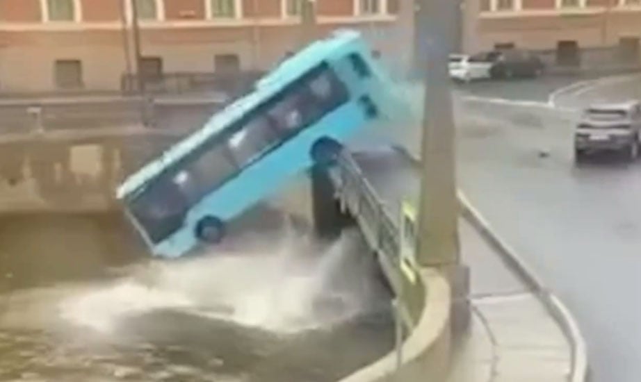 Russia: Three killed as bus crashes into river in St Petersburg