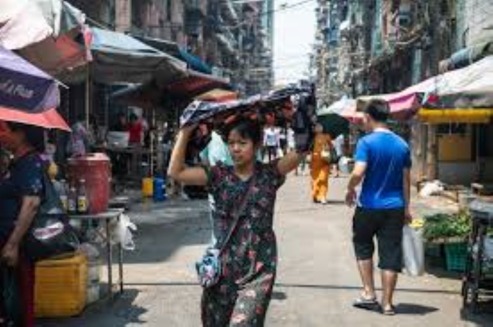 People In Myanmar Struggle With Sweltering Heatwave