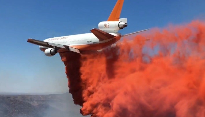 US wildfires: Air tankers, helicopters help fight Arizona wildfire