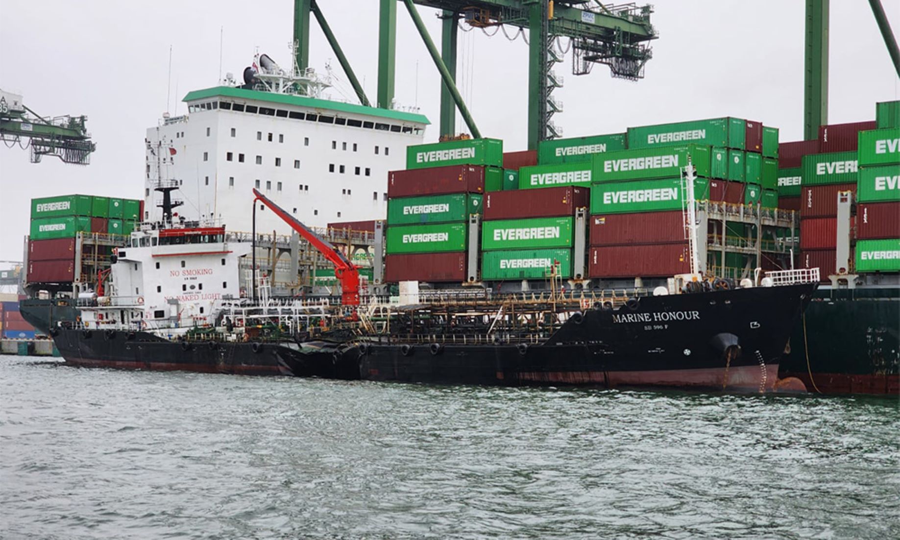 Two Vessels Collided In Singapore, Causing Fuel Leakage