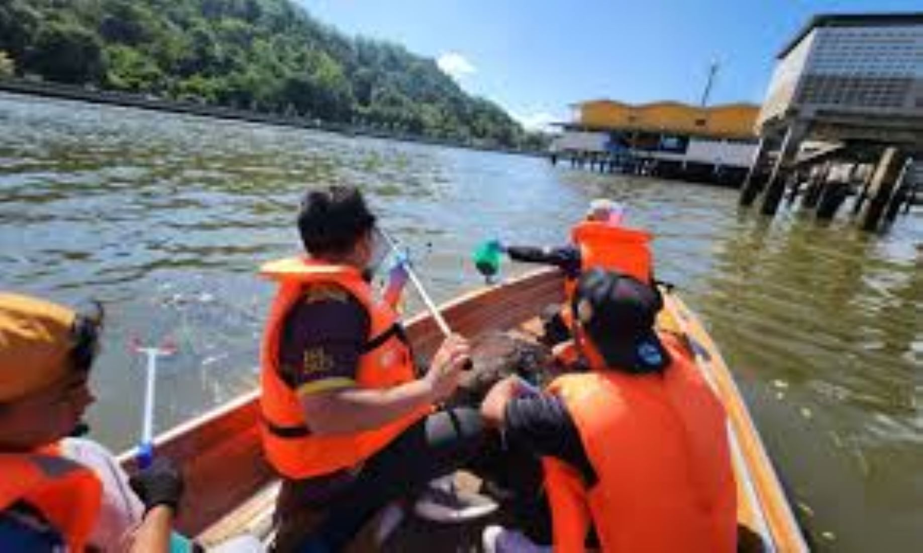 Brunei Financial Institutions Participate In River Clean-up