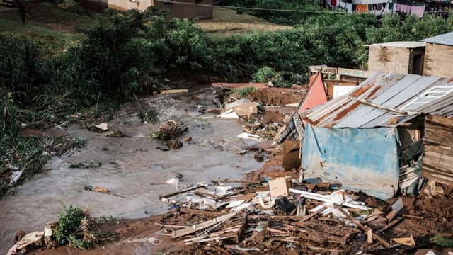 South Africa: 12 dead in eastern coast flooding, 2,000 evacuated