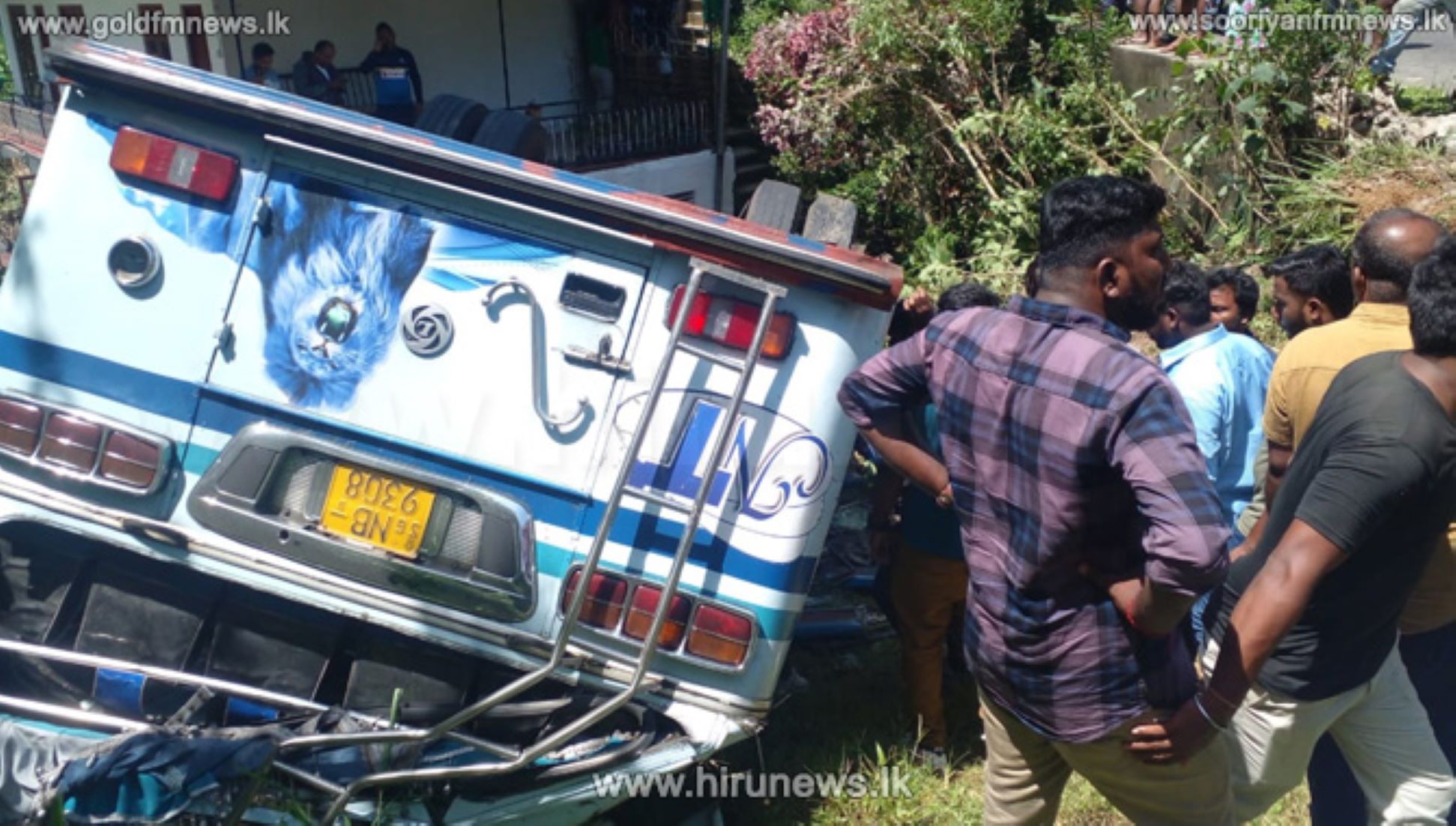 Over 30 Injured In Bus Accident In Eastern Sri Lanka