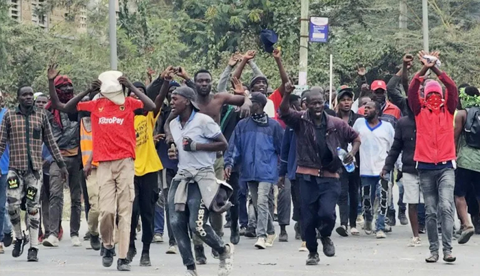 Kenya: Protester killed as crowds call for Pres Ruto to go; a reporter also injured by bullet