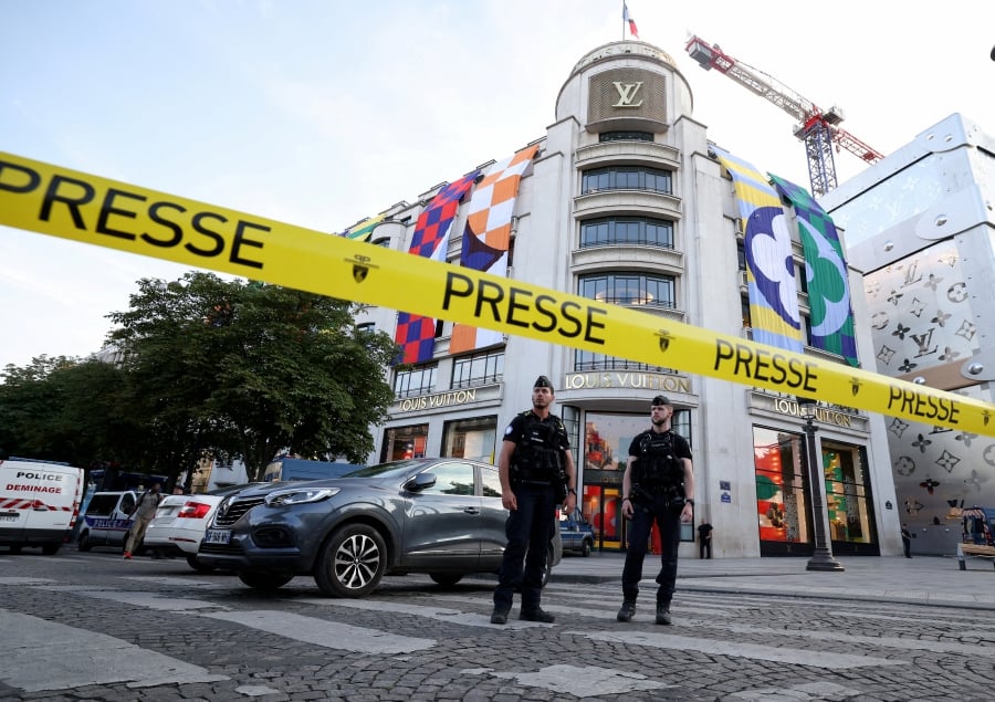 France: Man shot dead by police after knifing officer in Paris