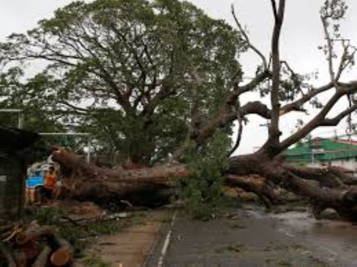 Typhoon Buffets Philippines, Killing At Least Eight