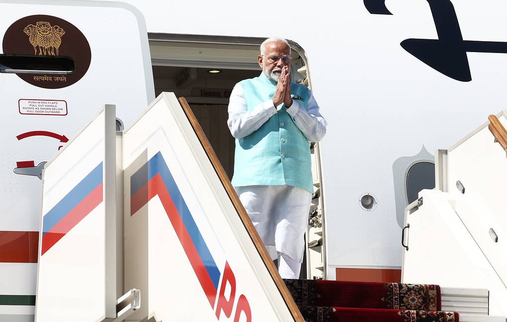 Indian PM Narendra Modi arrives in Russia on 2-day official visit