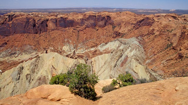 Father, daughter die hiking during heat wave in western US; another hiker died a day later