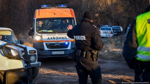 Afghan, Nepali migrants injured as van overturns in Serbia