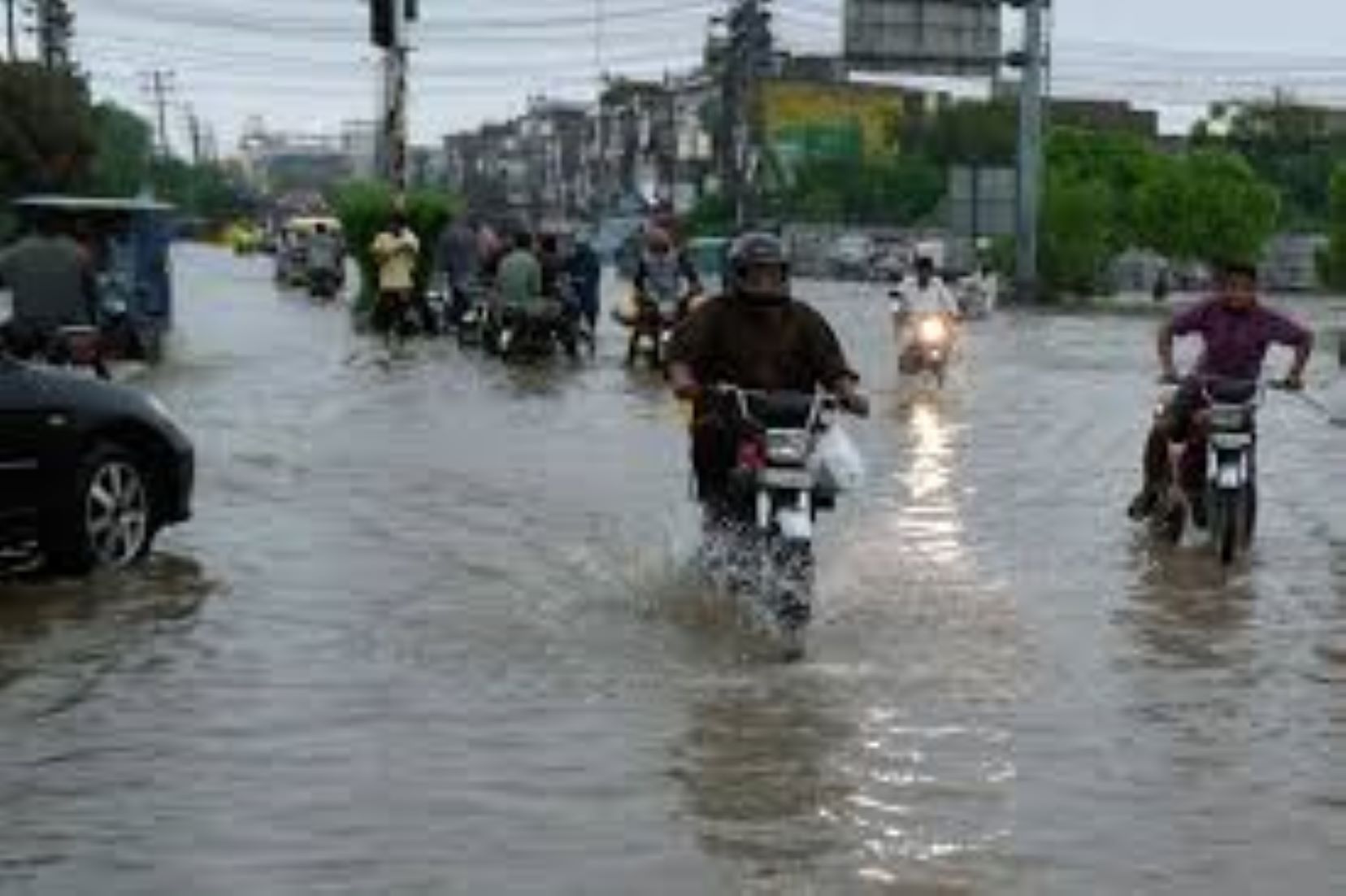 Pakistani Provinces Warned Of Flooding As Monsoon Season Begins