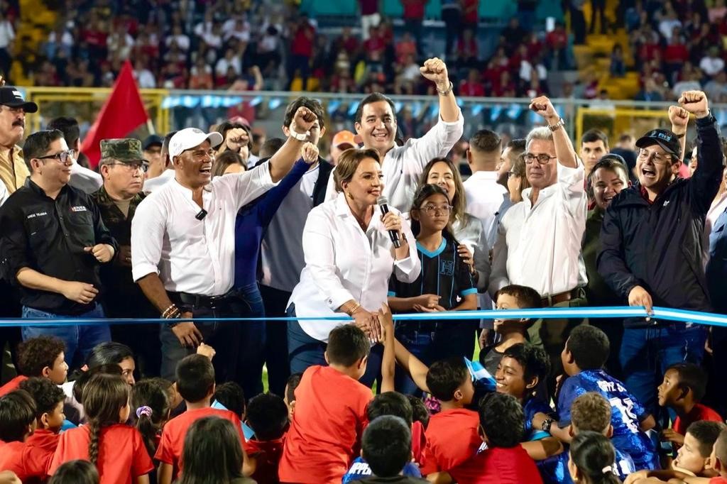 Honduras: Pres Xiomara Castro urges people to lift the country up