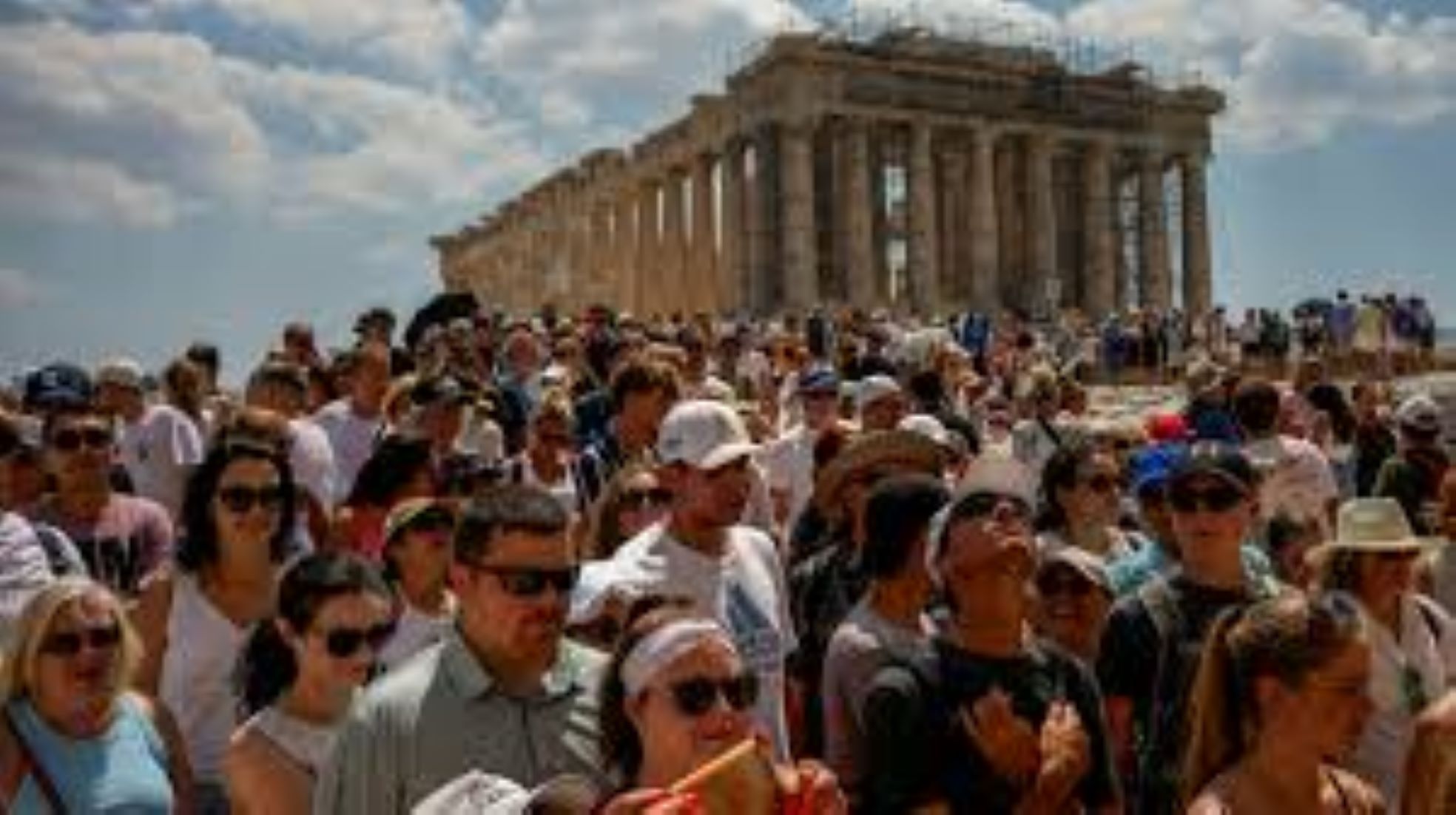 Greek Tourism Revenue Surges 12.2 Percent In First Half Of This Year