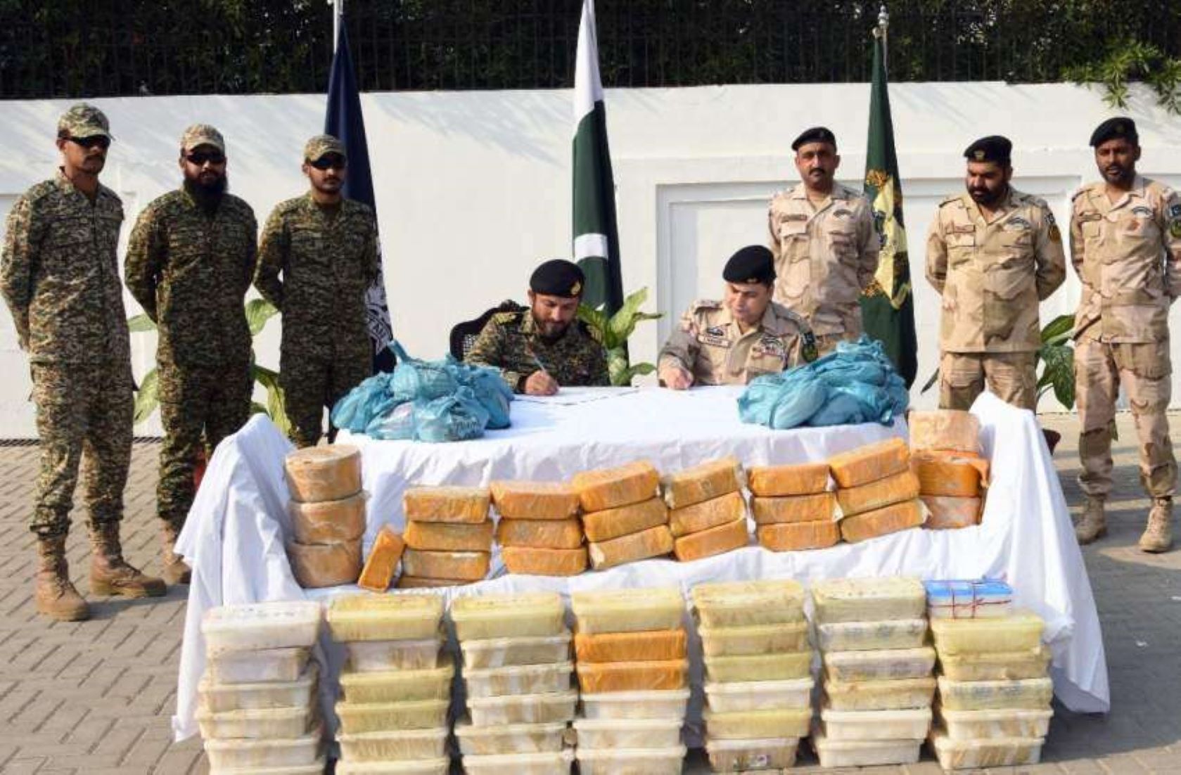 Pakistan’s Anti-Narcotics Force Seized Over 234 Kg Drugs, Five  Arrested