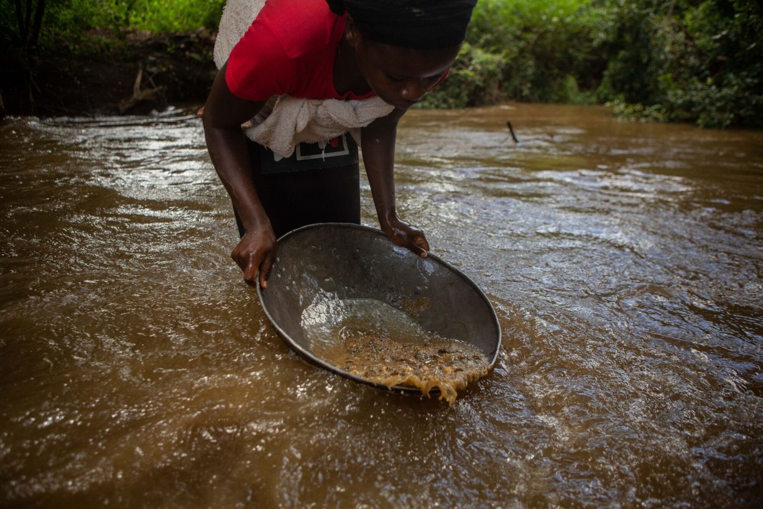 Zimbabwe renews ban on alluvial, riverbed mining