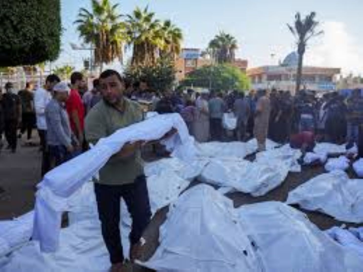 At Least 33 More Palestinians Killed By Zionist Bombings In Gaza; Total Deaths: 40,878