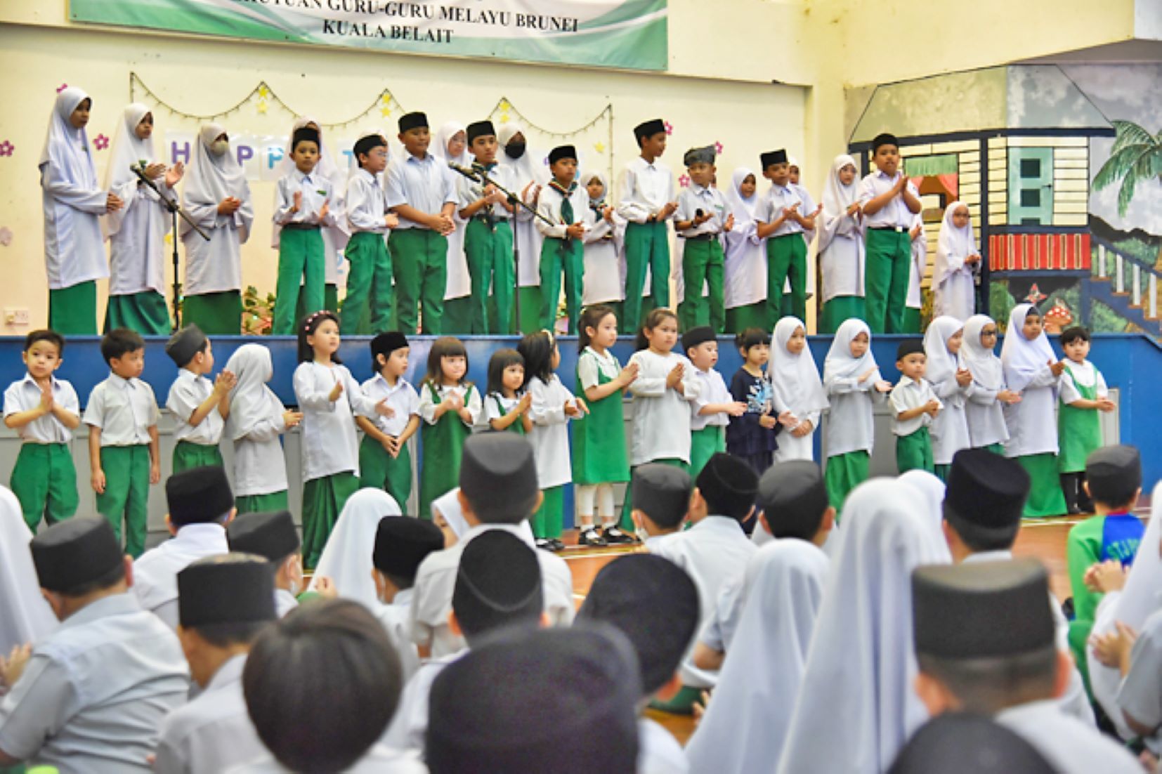 Brunei’s Top Chinese School Celebrates Teachers’ Day